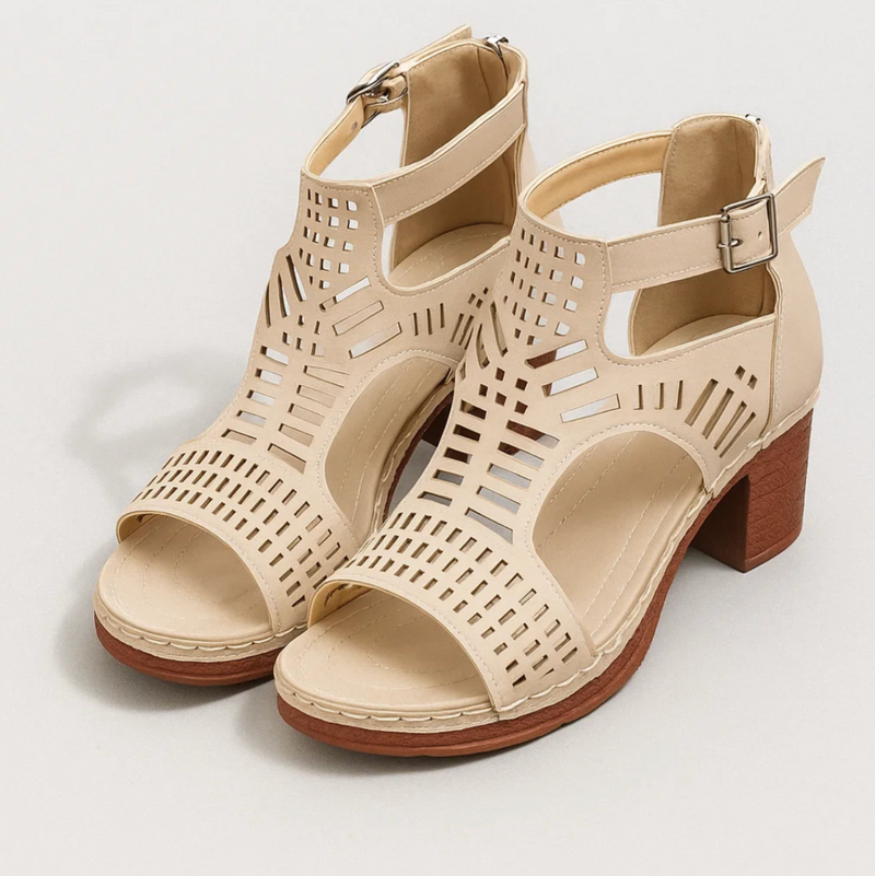 Cut-Out Sandalen